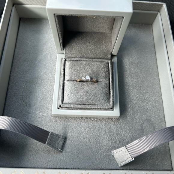 Diamond Ring - Picture 1 of 3